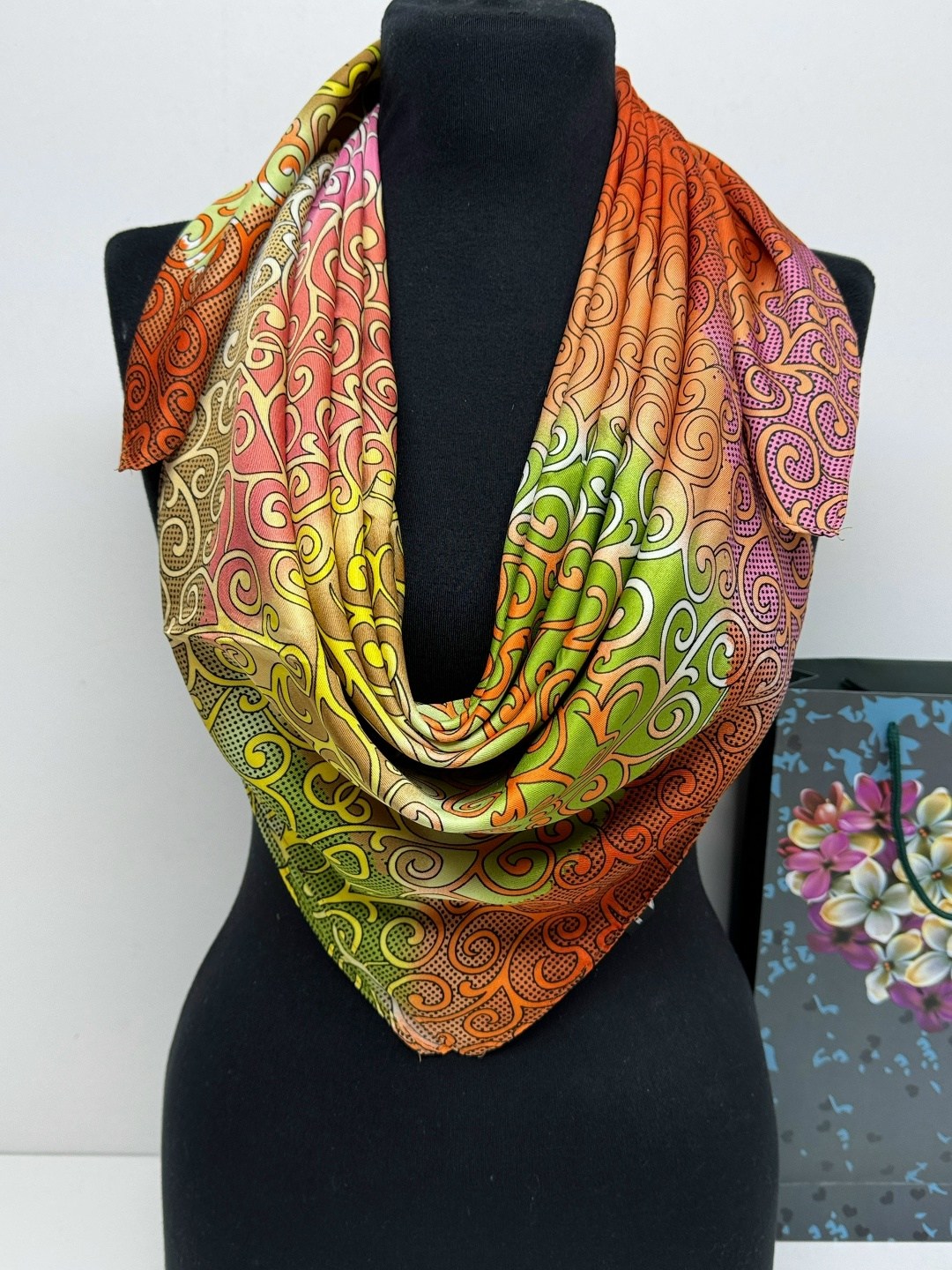 платки шелковые,шелковый женский платок,женские платки,платки шарф,платки тонки