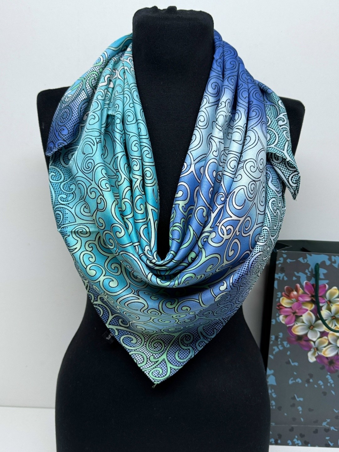 платки шелковые,шелковый женский платок,женские платки,платки шарф,платки тонки