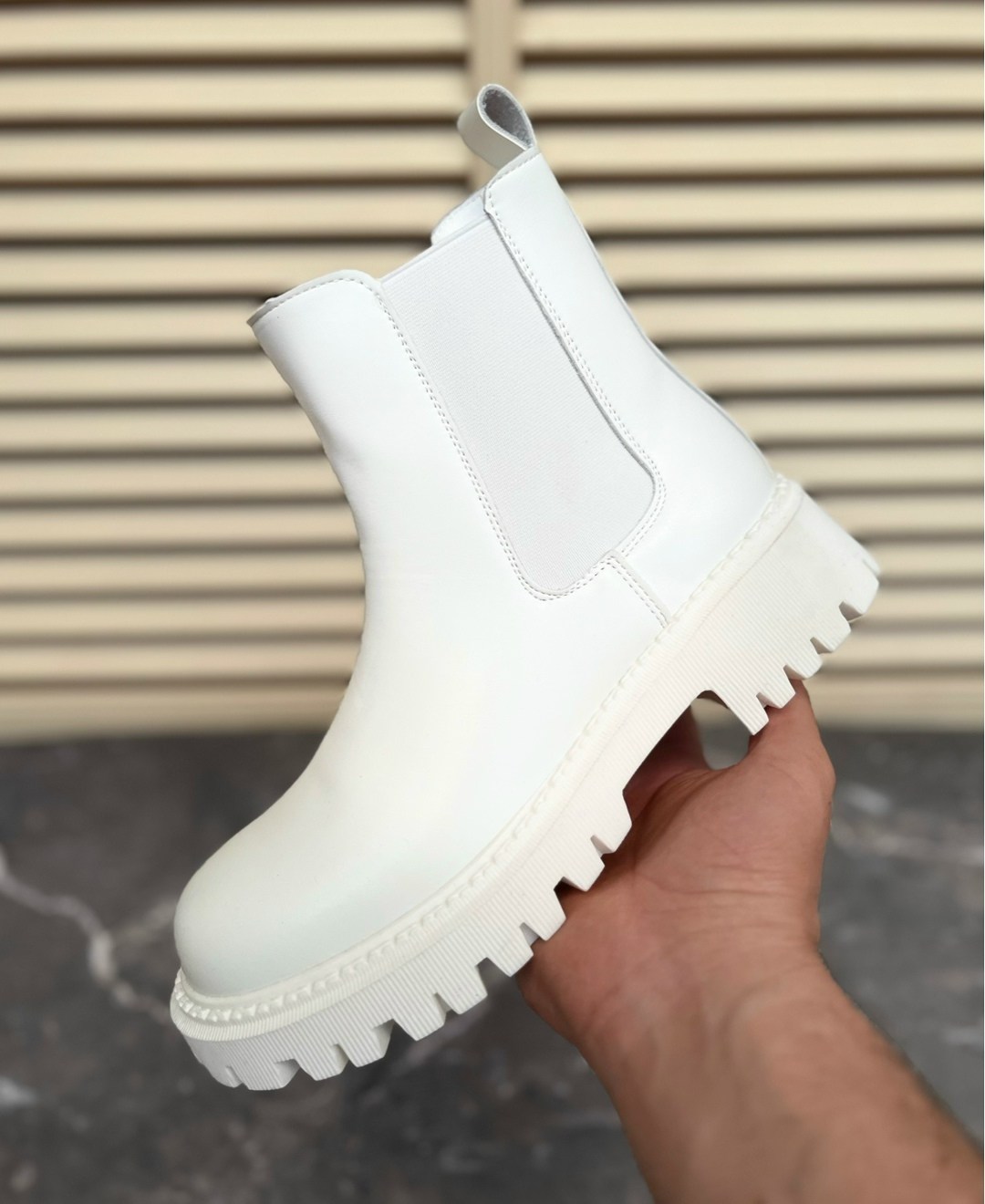 ботинки женские белые,женские ботинки,,модные белые ботинки,зимняя  женская