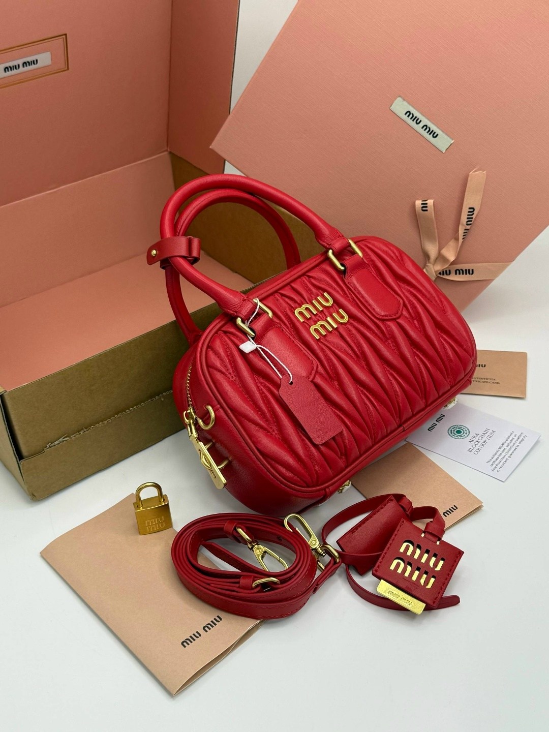 сумка miu miu,миу миу сумка,сумка,сумка от миу миу,сумки женская