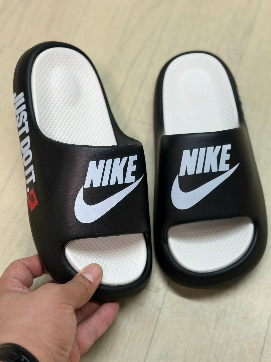 ,шлепки луи витон,шлепанцы женские,шлепанцы louis vuitton,тапочки louis vuitton