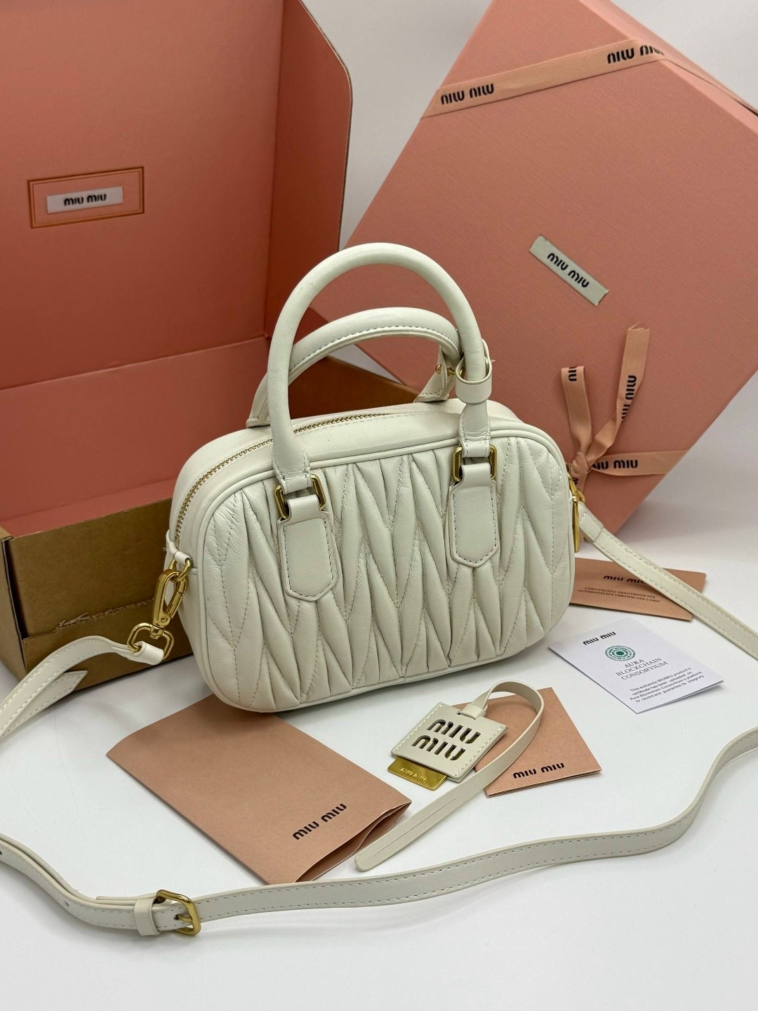 сумка miu miu,сумки миу миу,сумка женская miu miu,сумка,сумка миу миу белая