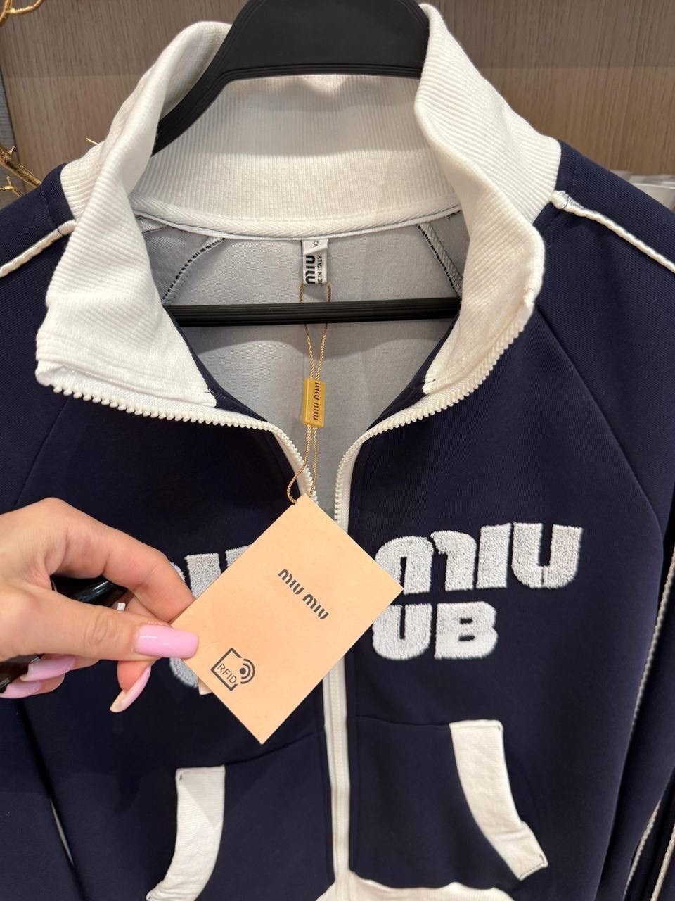 женский спортивный костюм,celine костюм женский,костюм спортивный,стильные костюмы,женский костюм