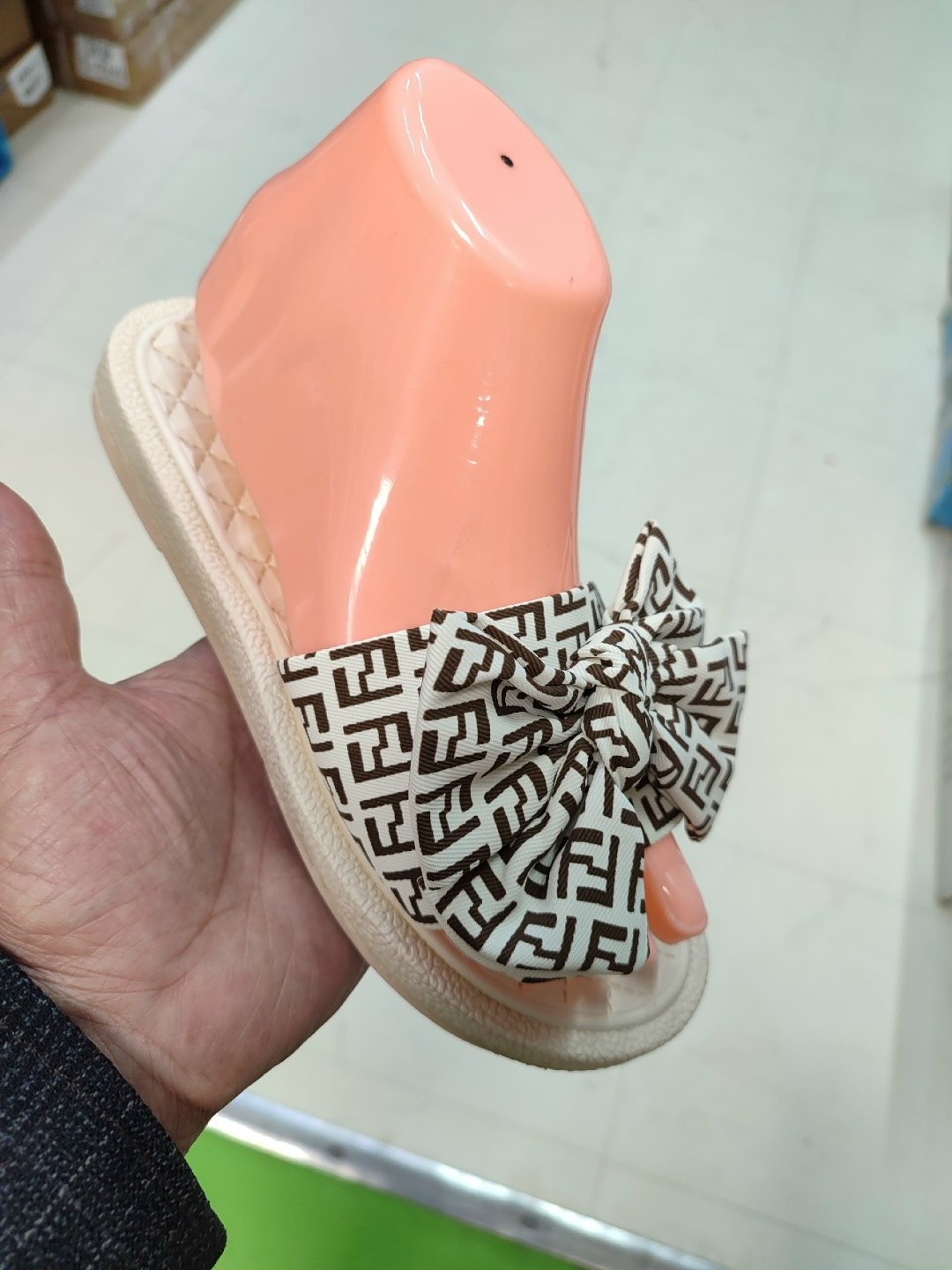 шлепанцы женские,летние тапочки,женские домашние шлепанцы,женские тапки,модные тапочки