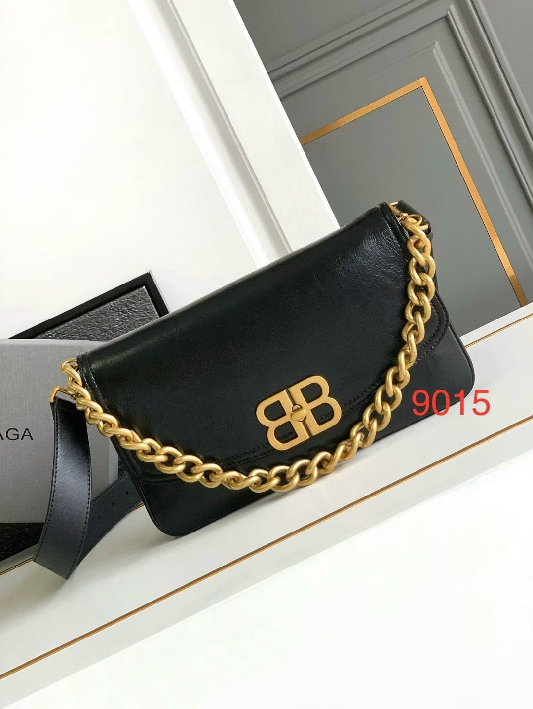 большая сумка через плечо через цепочку balenciaga,сумка женская balenciaga,balenciaga сумка,маленькая сумка через плечо через цепочку balenciaga,сумка женская balenciaga натуральная кожа