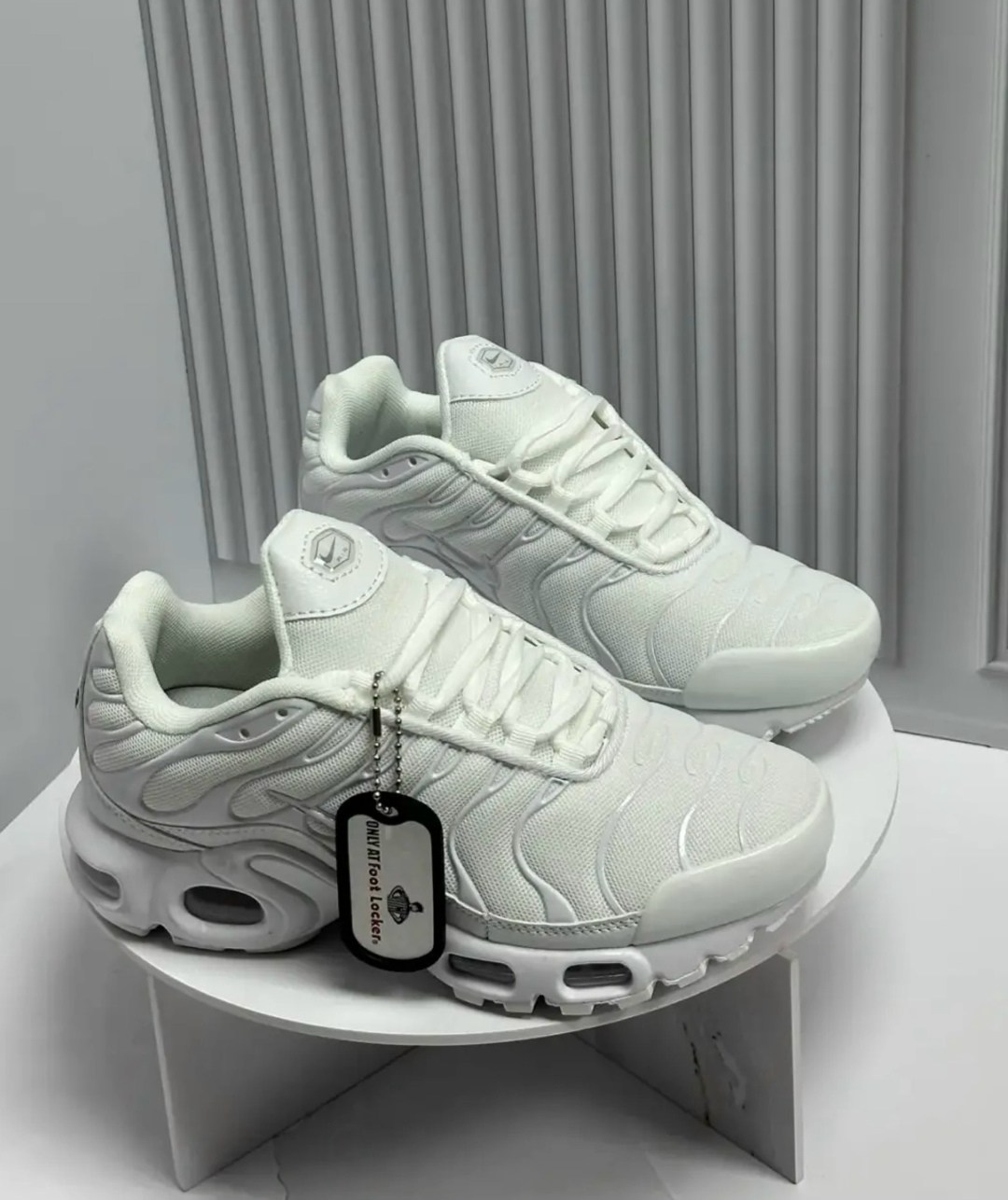 кроссовки nike air max tn plus,nike tn air max plus white,мужские кроссовки nike air max tn plus,nike air max plus tn,nike tn triple white