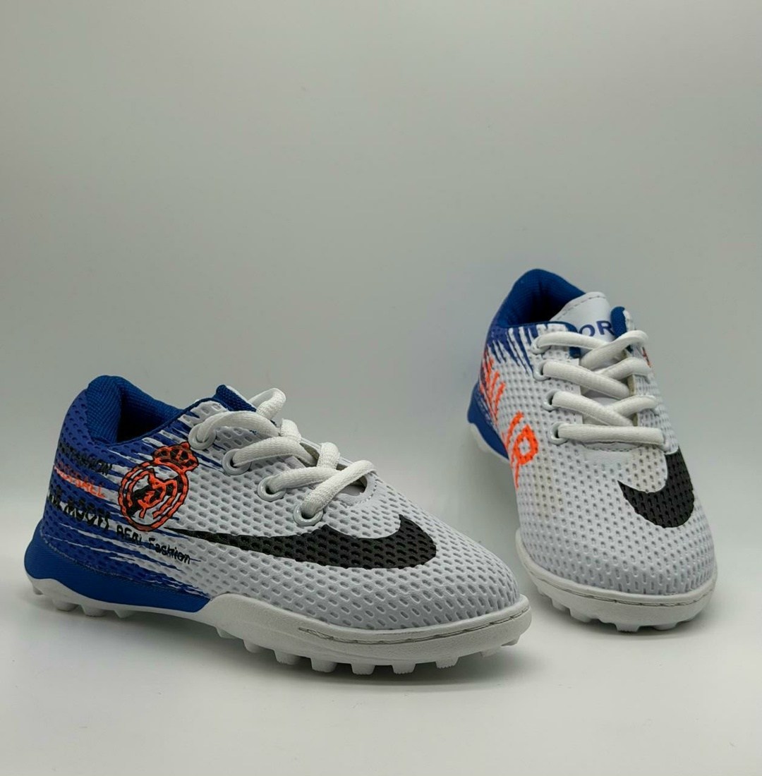 phantom v3 бутсы футбольные детские сороконожки,phantom v3 бутсы футбольные детские сороконожки nike,бутсы для футзала alemy kids спорт,сороконожки для футбола,бутсы для футзала alemy kids