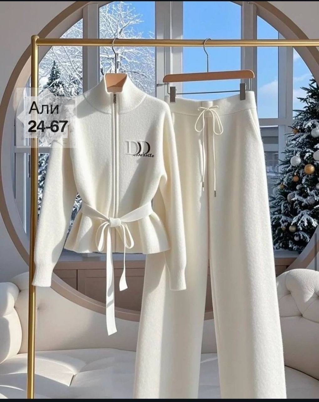 белые костюмы,женские костюмы,костюм двойка кашемир,костюм трикотажный,кашемировый костюм лоро пиано