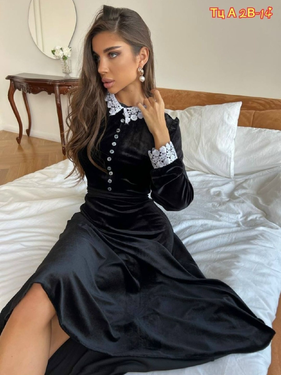 платья бархат,бархатное платье с контрастным кружевным воротником,черное платье с белым кружевным воротником,платье бархатное,женское платье из бархата