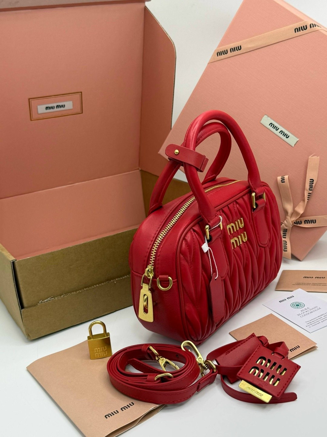 сумка miu miu,миу миу сумка,сумка,сумка от миу миу,сумки женская