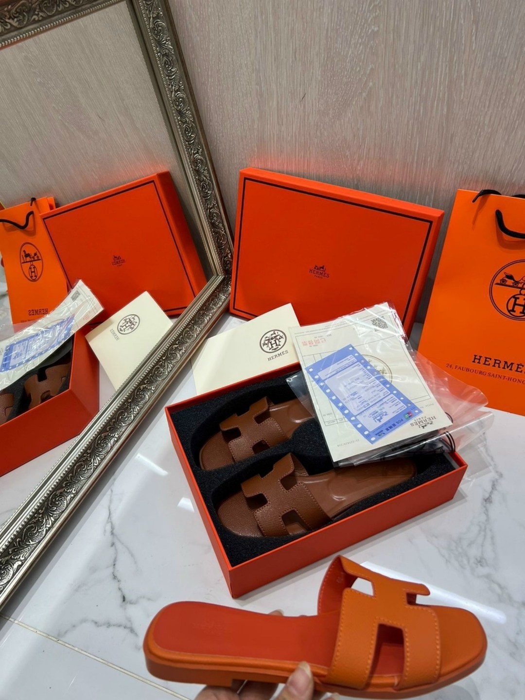 шлепанцы hermes,женские шлепанцы,шлепки hermes женские,шлепанцы гермес оранжевые,шлепки гермес женские