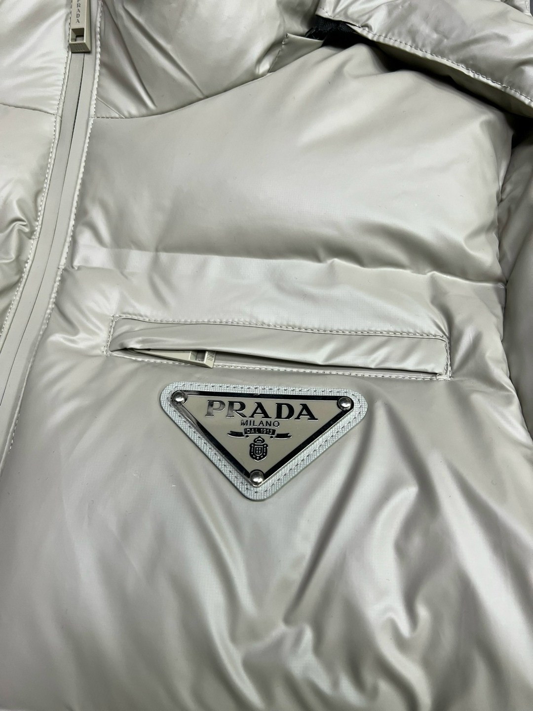 куртка пуховик,пуховик prada,куртка пуховик зимний,куртка moncler зимняя,пуховик мужской prada