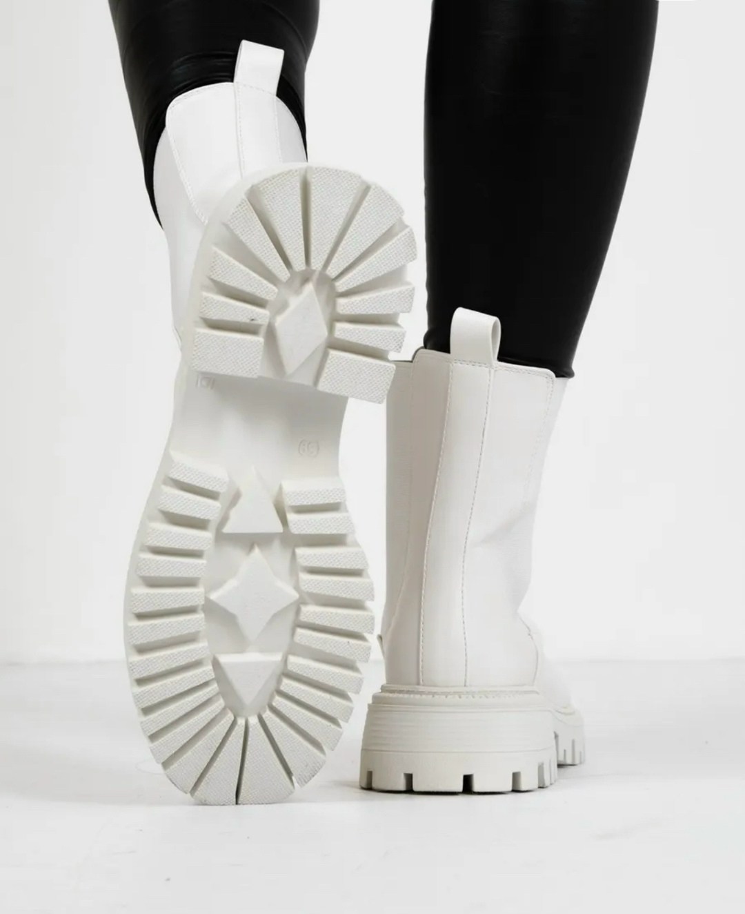 ботинки женские белые,женские ботинки,,модные белые ботинки,зимняя  женская