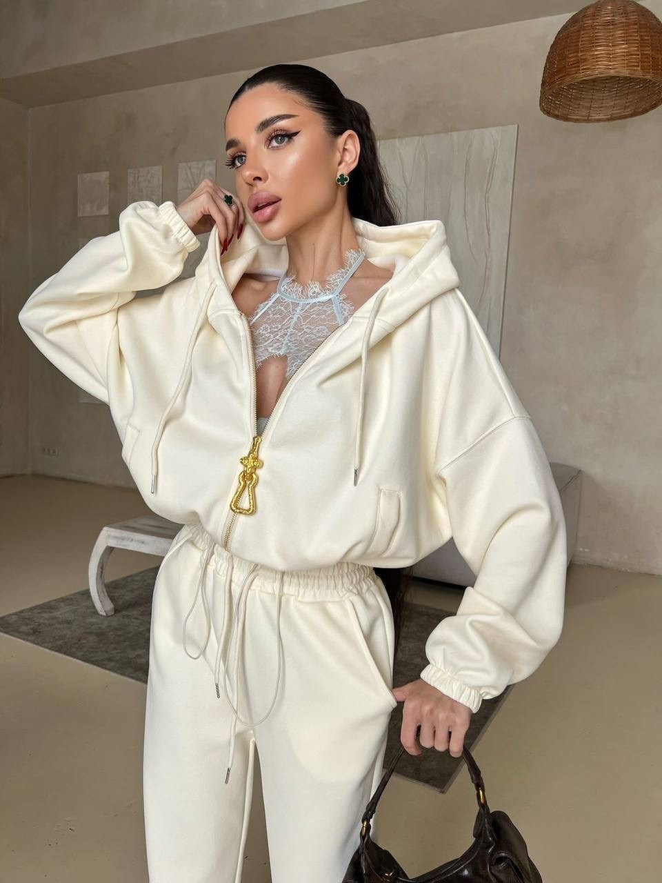 бежевый костюм,женский костюм,комбинезоны женские,кашемировый костюм,комбинезон с капюшоном