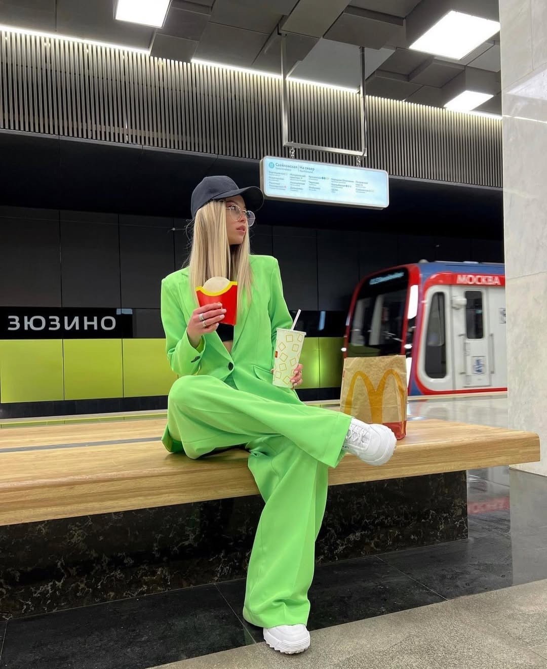 классический брючный костюм с пиджаком cosmo brand,брючный костюм,деловой женский брючный костюм,коричневый брючный костюм,женский брючный костюм