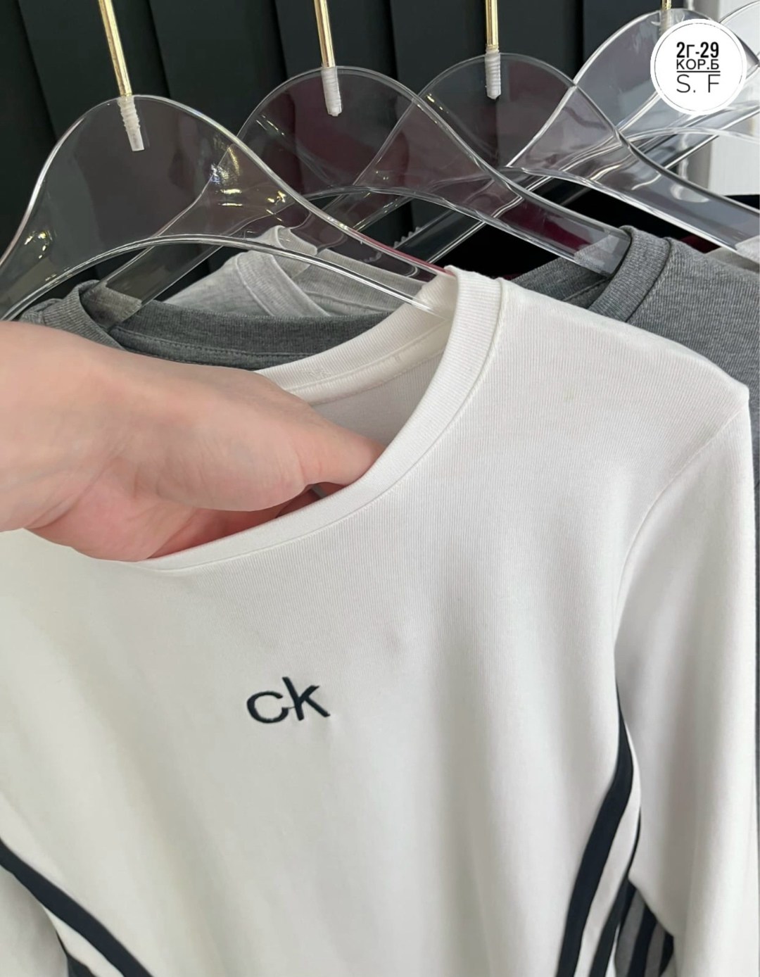 кофта женская,свитшот женская,серый свитшот кельвин кляйн,cпортивная кофта,свитшот мужская