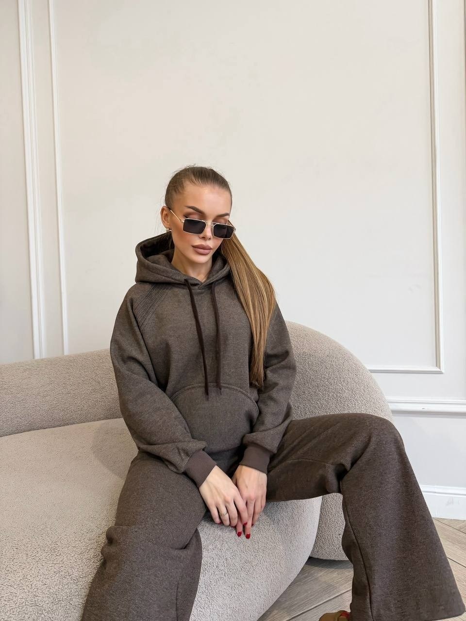 костюм тройка с курткой,женский теплый костюм,loro piana серый женский костюм тройка на флисе,темно-серый женский костюм тройка на флисе loro piana,куртка loro piana