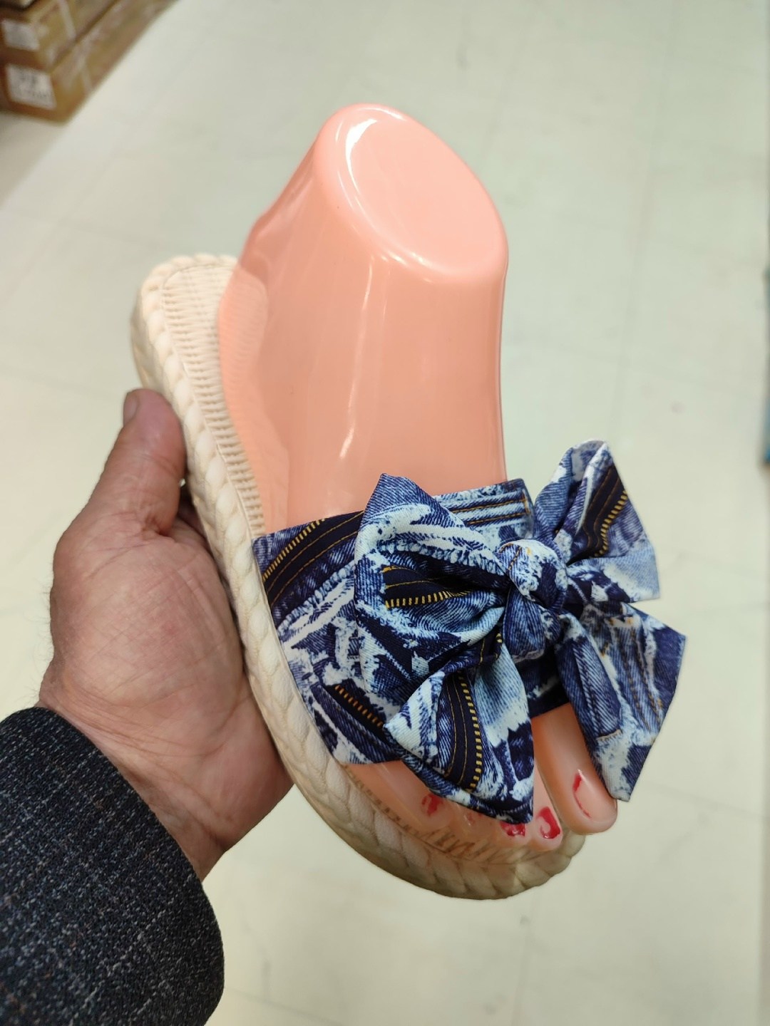 ,шлепанцы женские,шлепанцы женские летние,летние тапочки,модные тапочки