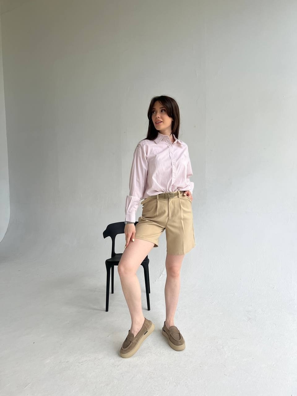 повседневные шорты,бежевые шорты,рубашка женская,женские шорты,шорты классические