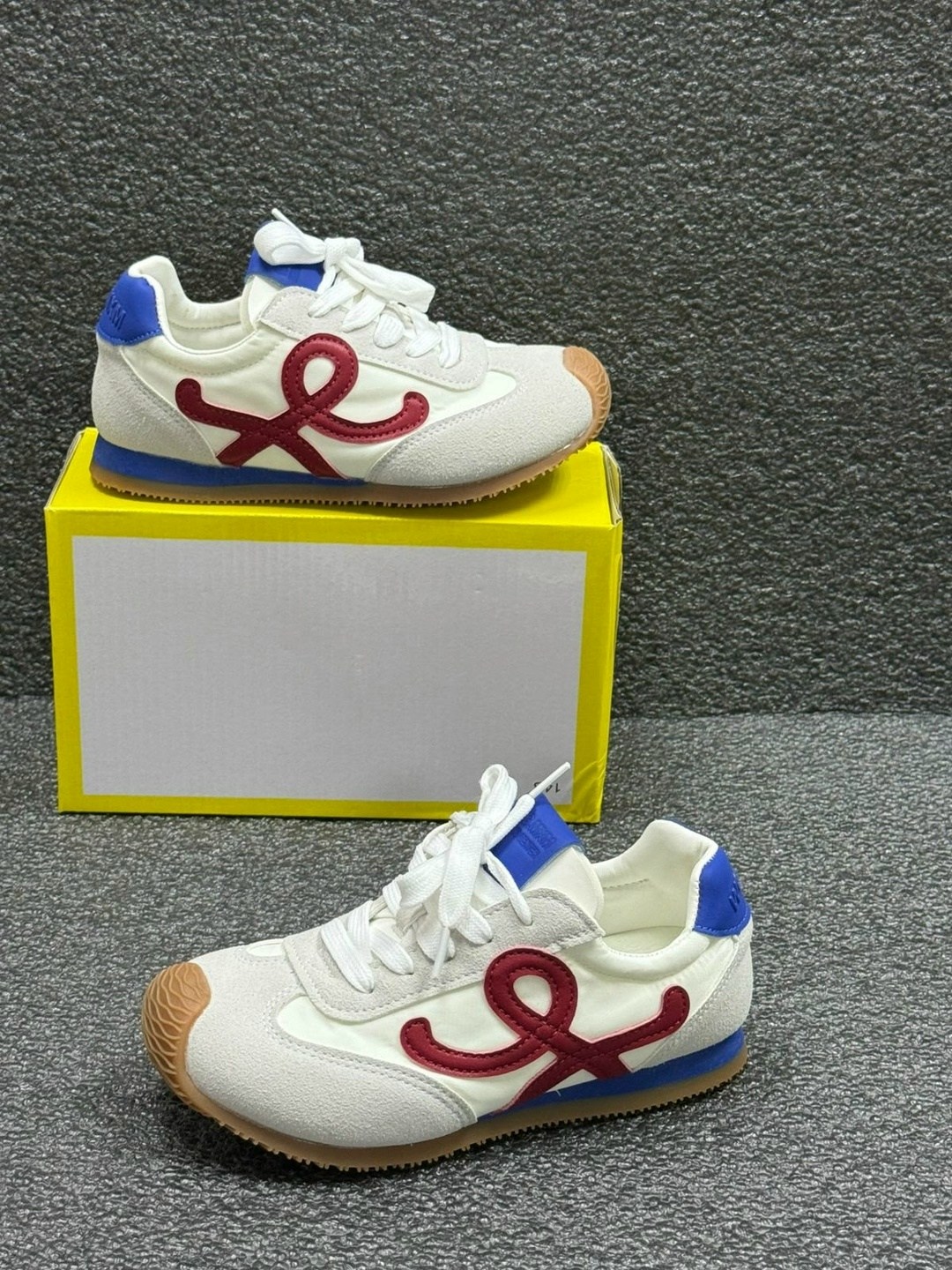 кроссовки,кроссовки loewe,женские кроссовки,спортивная ,модные кроссовки