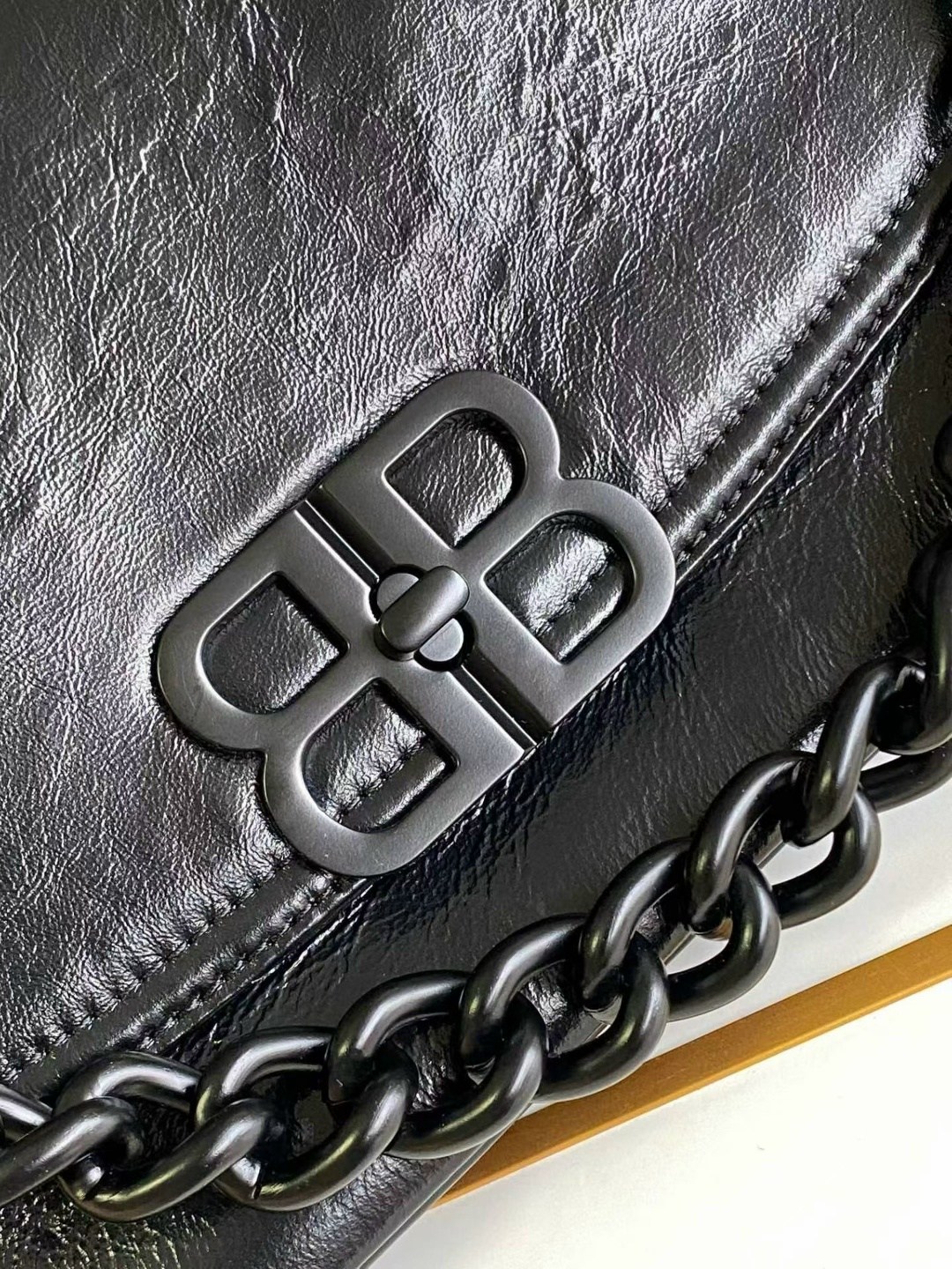 balenciaga сумка на плечо,женская сумка balenciaga,сумка balenciaga,сумки баленсиага женские через плечо,сумка женская balenciaga натуральная кожа