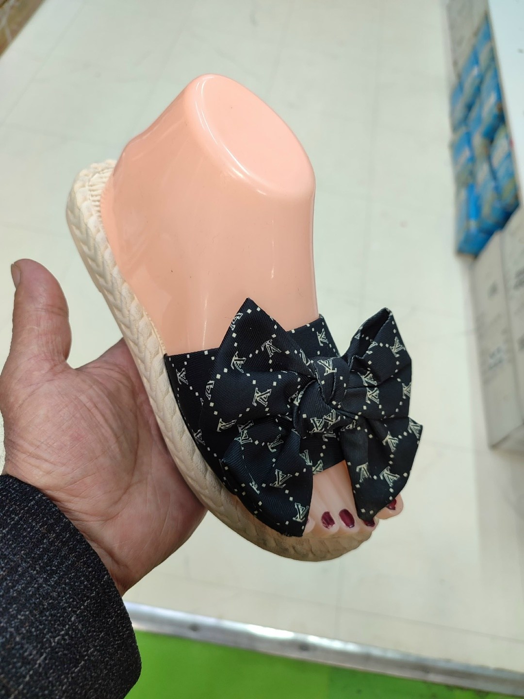 шлепанцы женские,летние тапочки,женские домашние шлепанцы,женские тапки,модные тапочки