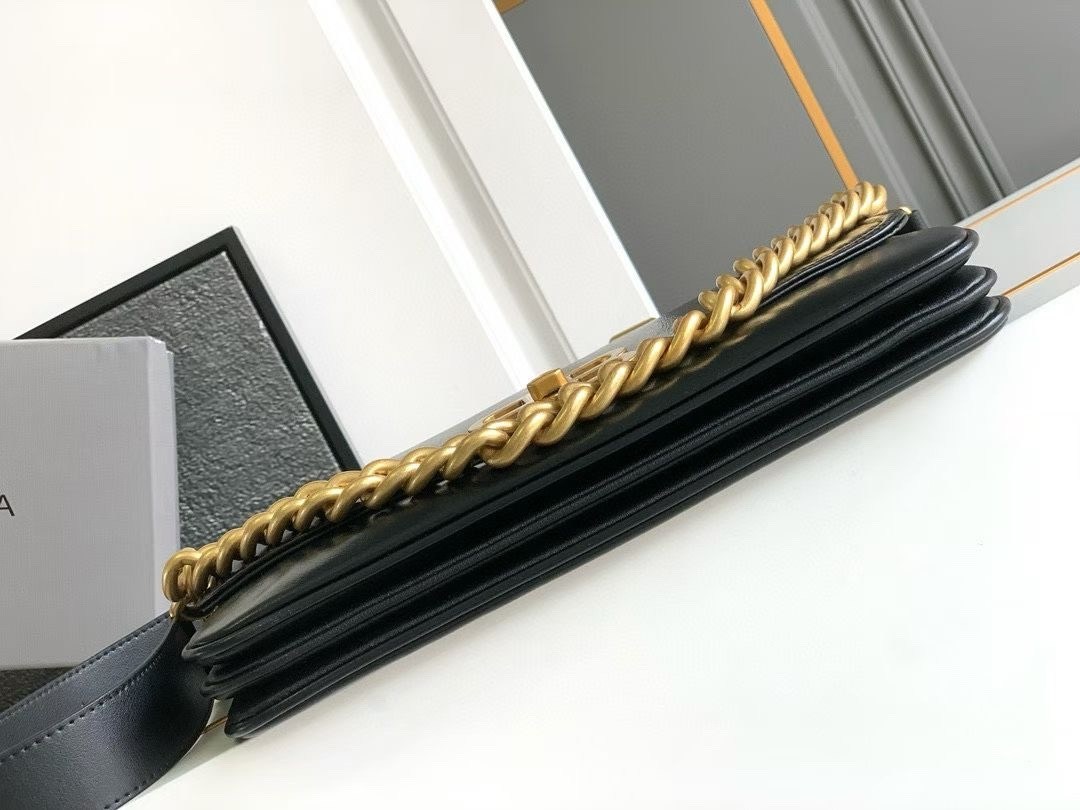 большая сумка через плечо через цепочку balenciaga,сумка женская balenciaga,balenciaga сумка,маленькая сумка через плечо через цепочку balenciaga,сумка женская balenciaga натуральная кожа