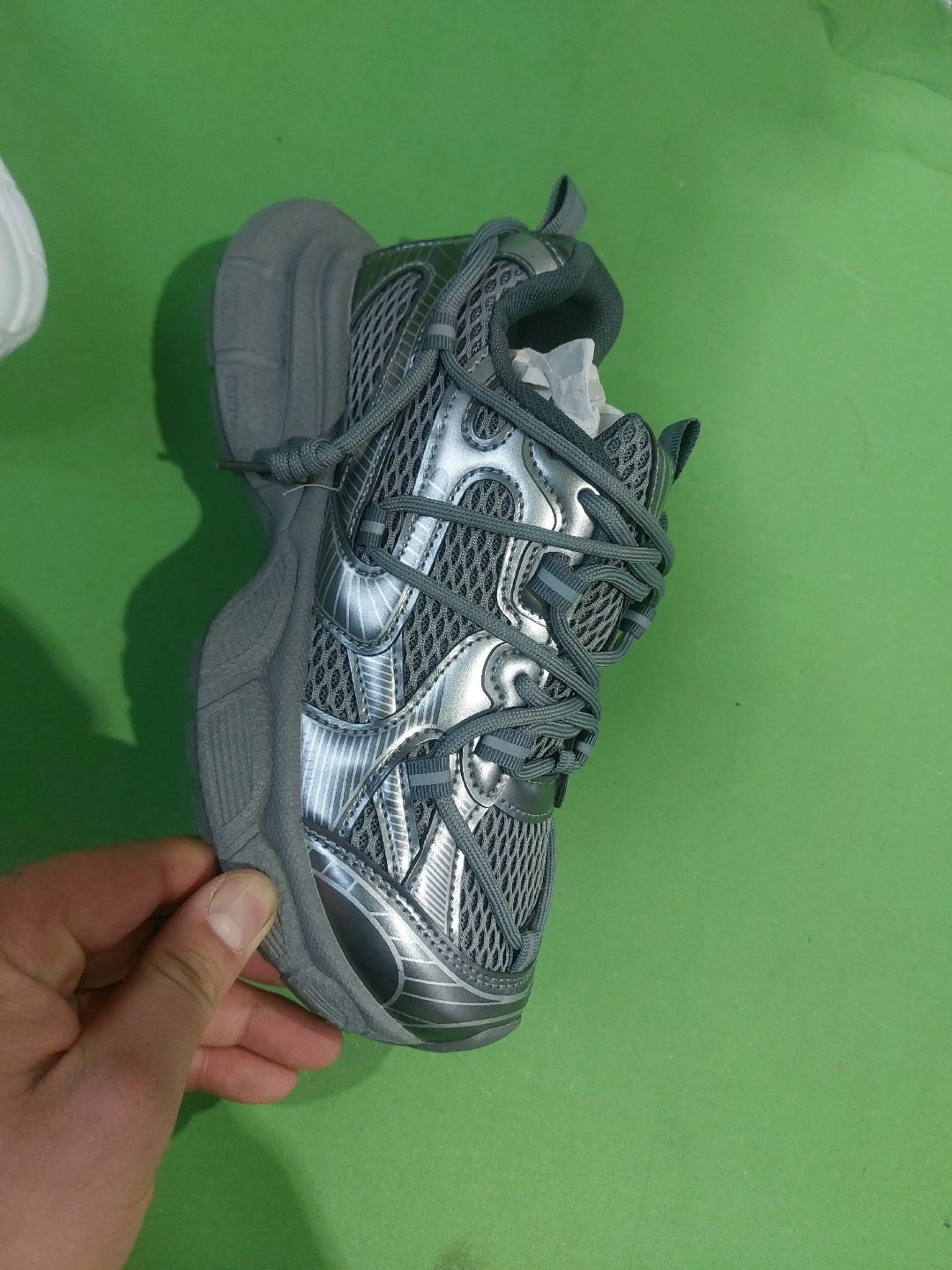 кроссовки женскиe,спортивная ,массивные кроссовки,кроссовки модные,баленсиага кроссовки