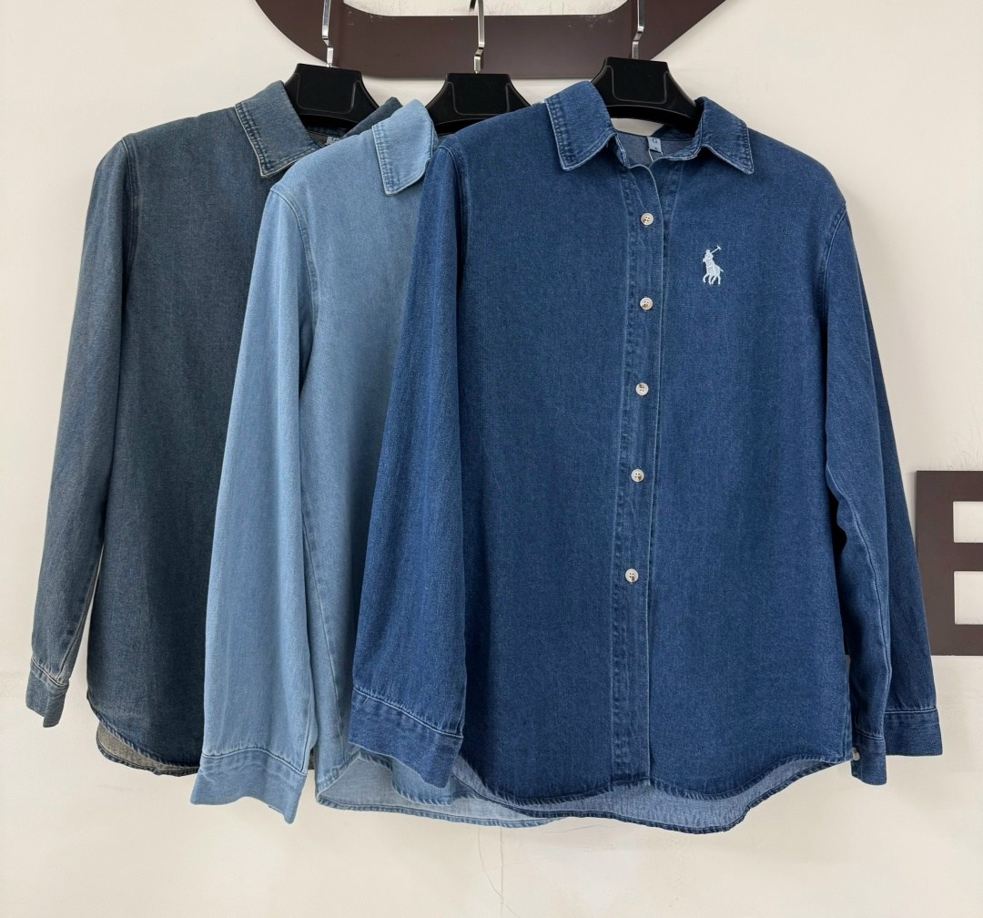 образы с джинсовой рубашкой 2025,образ с джинсовой рубашкой,джинсовая куртка оверсайз женская 2026,джинсовая куртка sela oversize,образ с джинсовой курткой