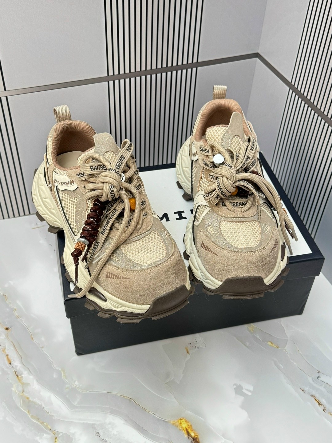 ,женские кроссовки,кроссовки гуччи женские бежевые,кроссовки гуччи женские оригинал с розовым,кроссовки gucci