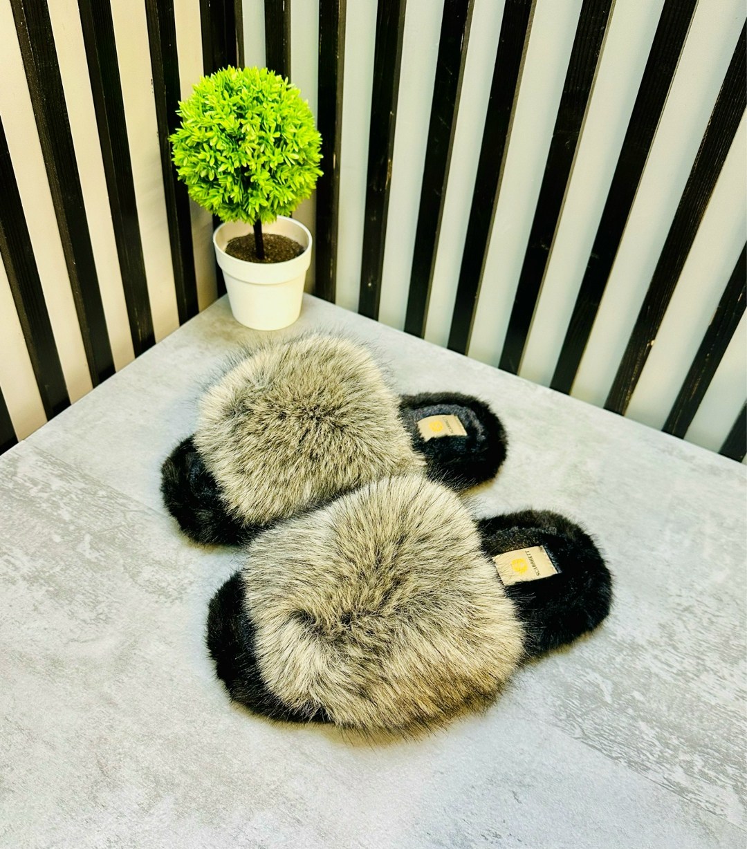 женские тапки,тапочки меховые,,тапочки модные,тапочки женские