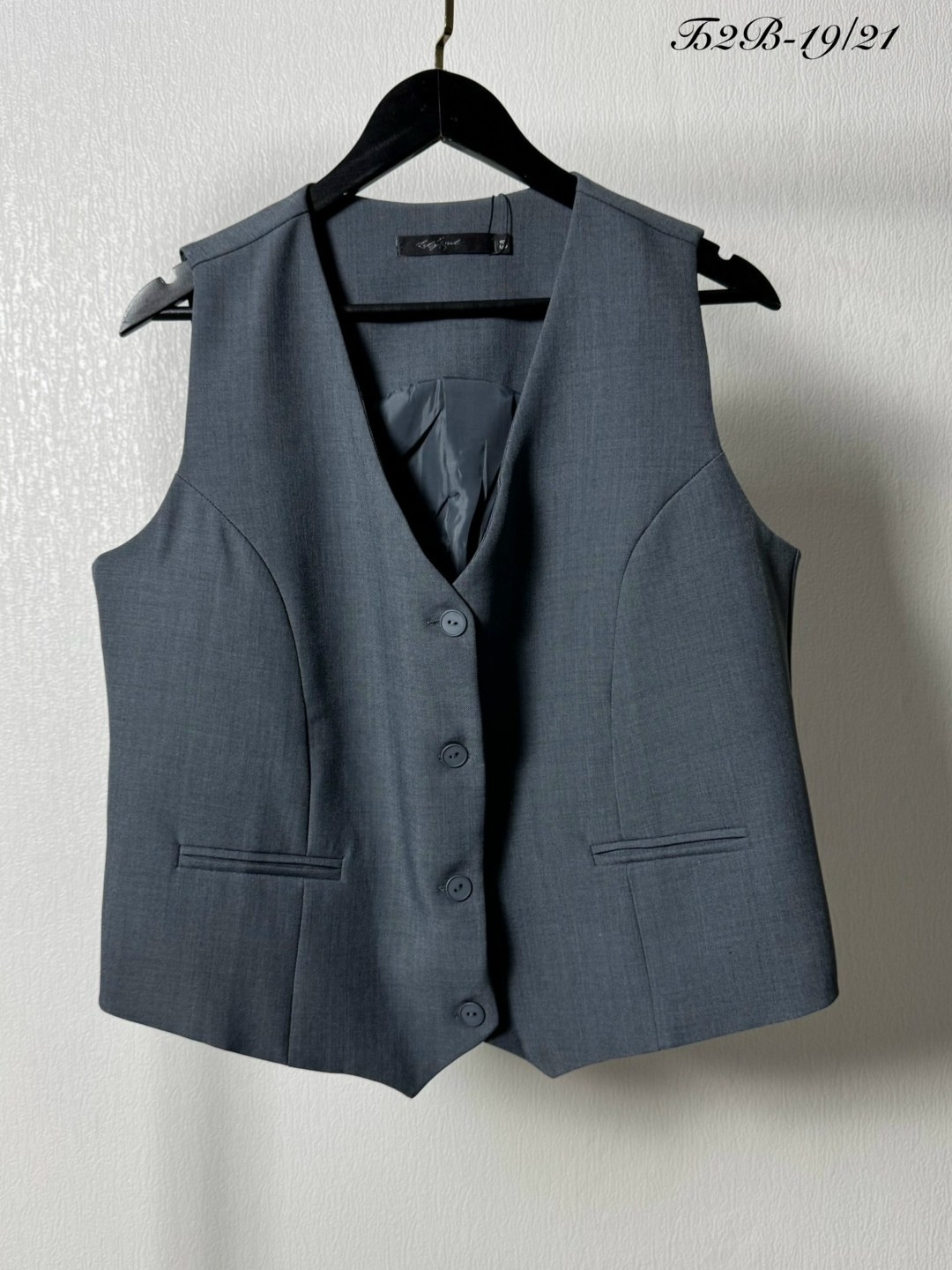 жилет классический,серый жилет,жилет,школьный жилет,приталенный жилет