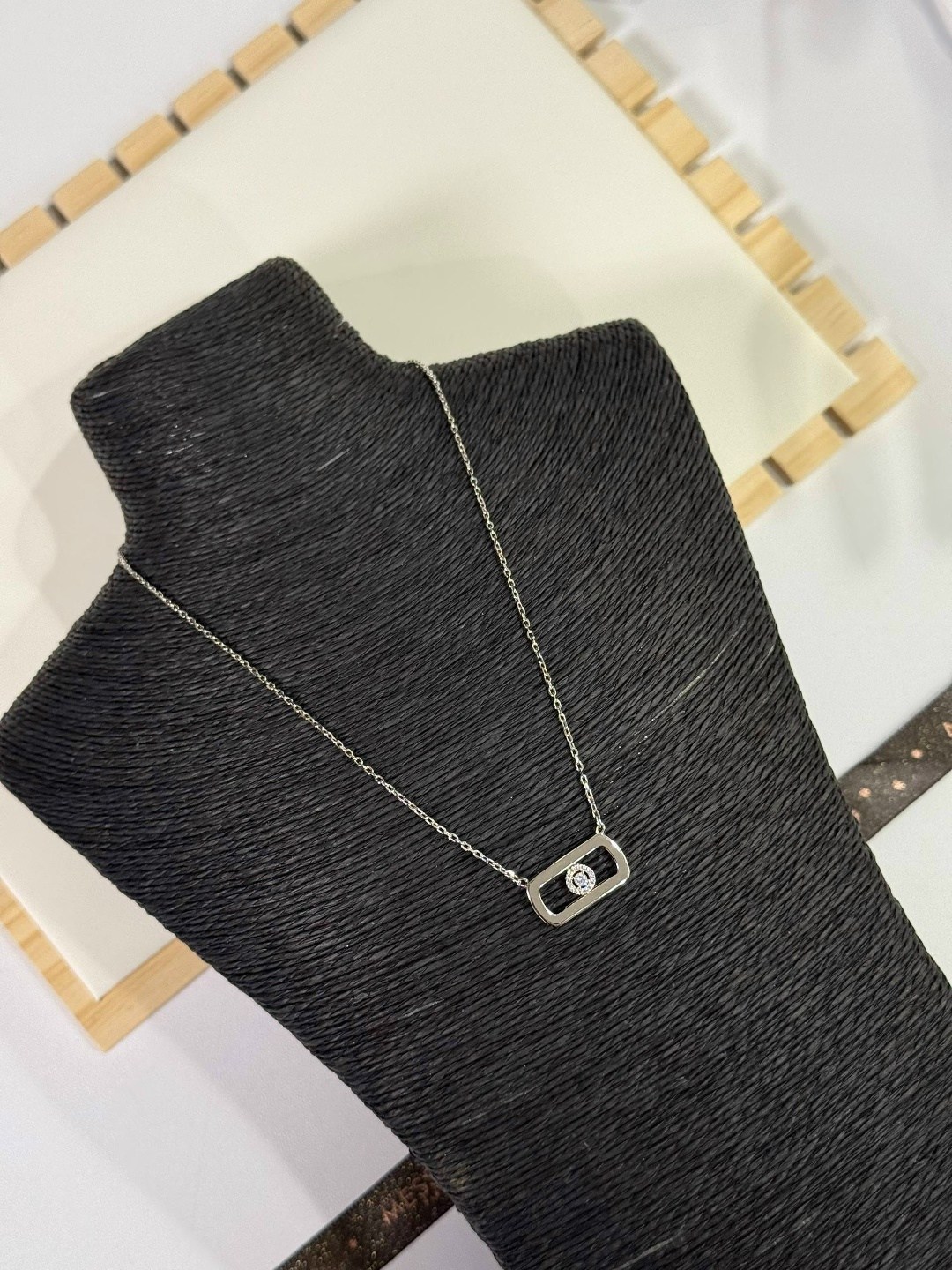 коробка для украшений,упаковка для украшений,серьги messika,колье messika,ювелирные украшения