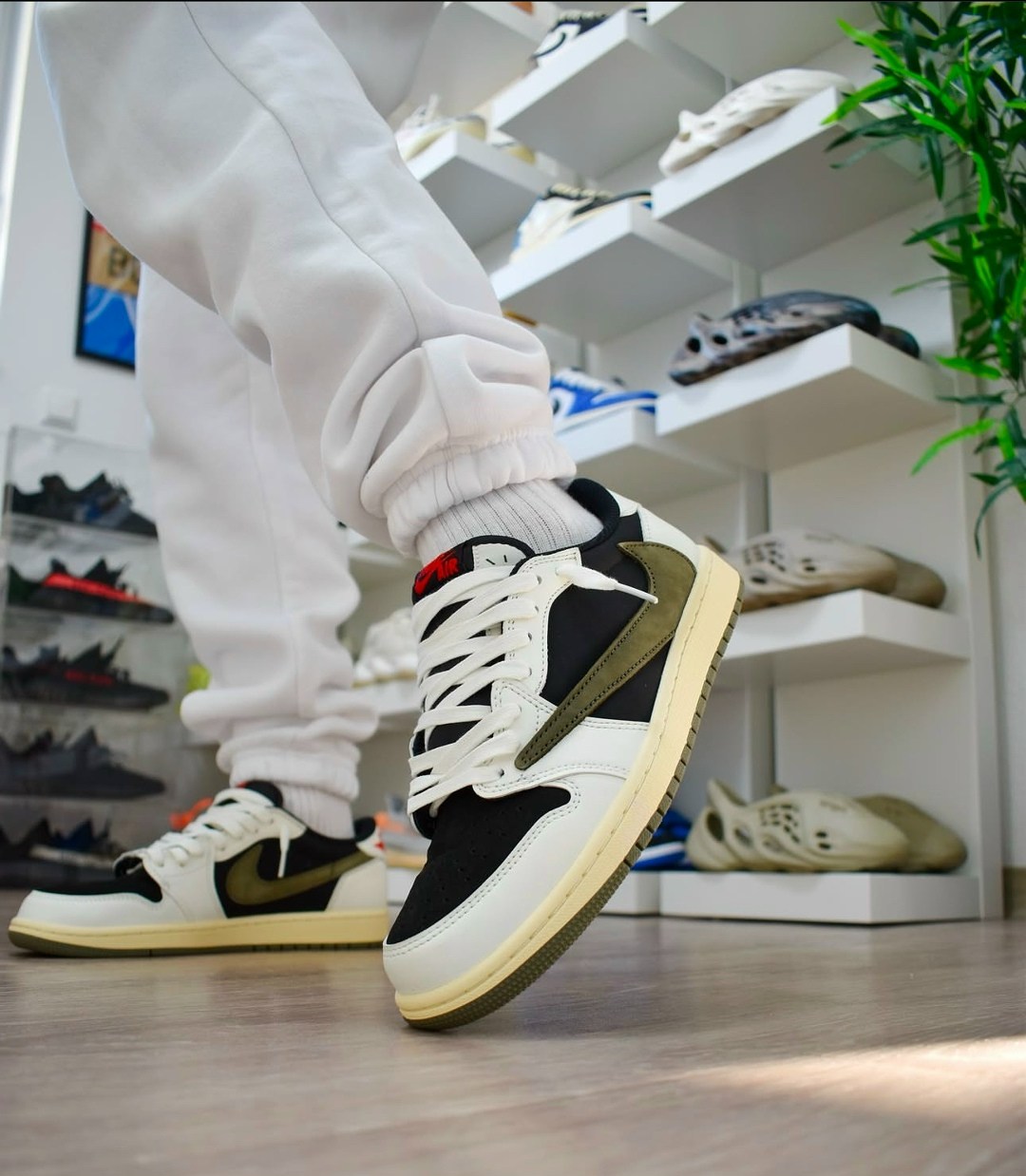 air jordan 1 low travis scott,кроссовки кожа,nike air jordan 1 low travis scott reverse mocha,nike jordan 1 low travis scott olive,кроссовки air jordan 1 low travis scott
