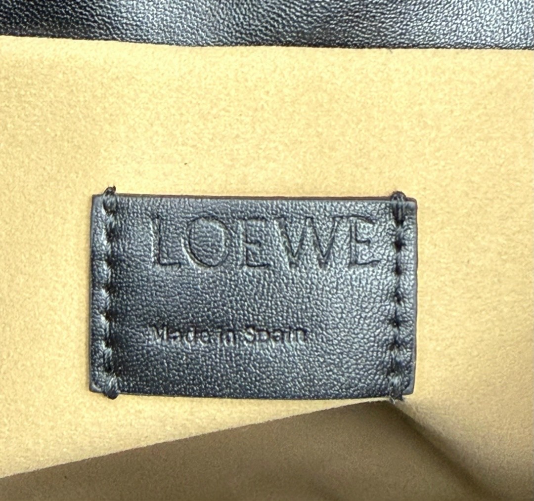 loewe сумка,женская сумка loewe,сумка,сумочки,сумка на плечо loewe