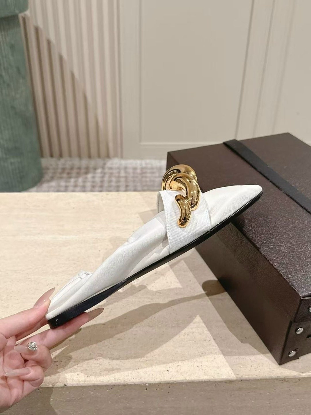 ,туфли дизайнерские,модная женская ,туфли женские,туфли с пряжкой