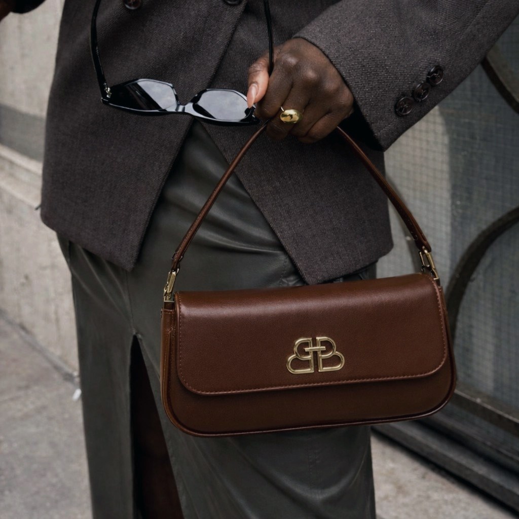 сумка женская balenciaga,сумка balenciaga,сумка,balenciaga сумка на плечо,кожаная сумка balenciaga bb soft flap 23x12 см black / gold