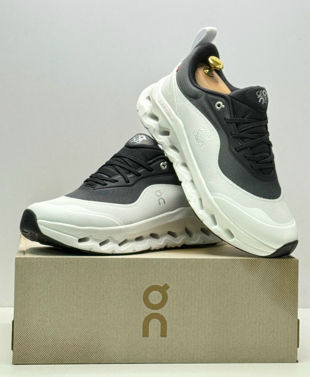 on cloud x loewe 9723 повседневная  кроссовки,кроссовки on cloudtilt 2.0 x loewe,кроссовки on x loewe cloudtilt 2 men shoes,кроссовки on cloudmonster on-running,кроссовки