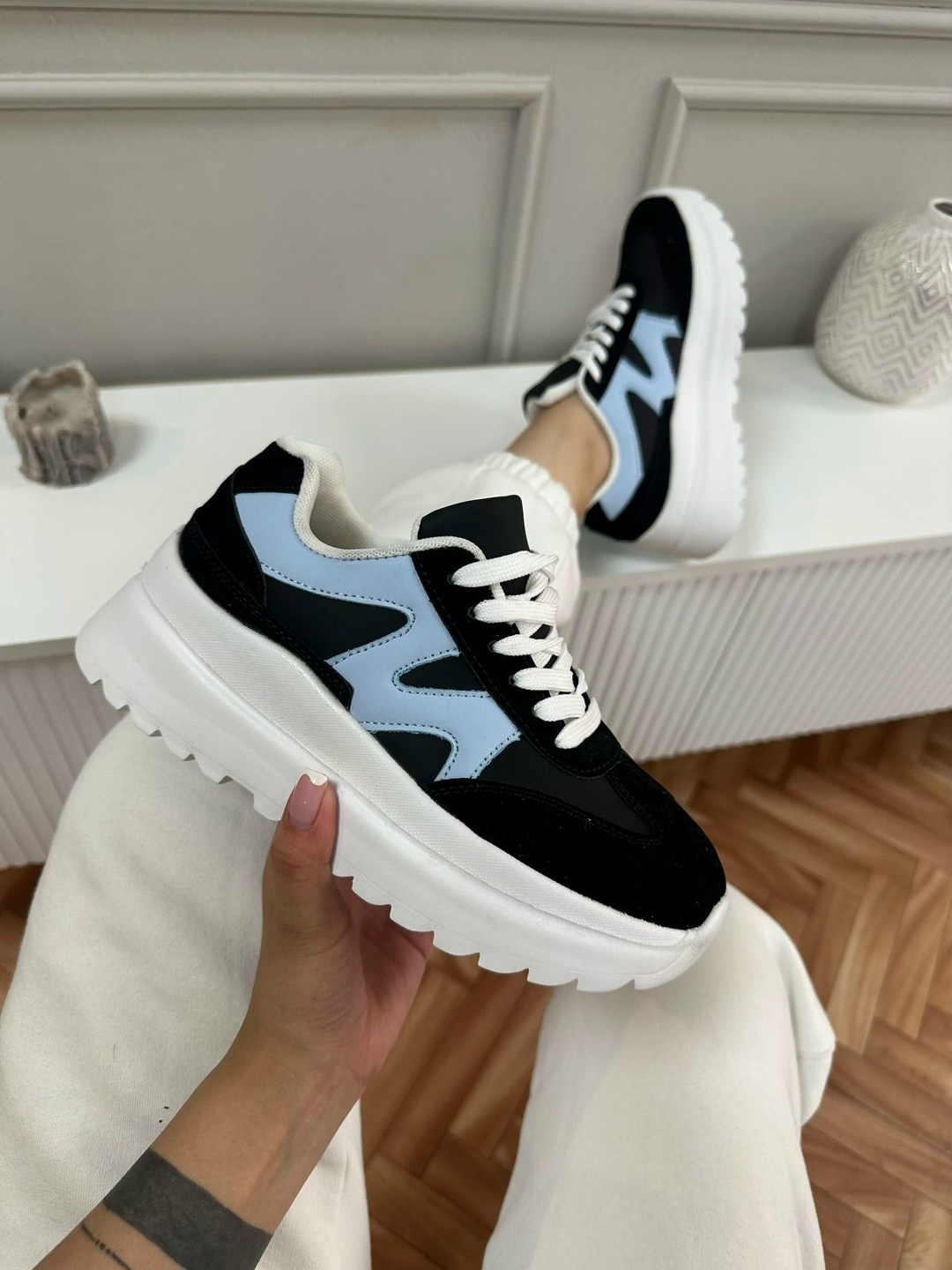 кроссовки женскиe,,кроссовки для женщин,кроссовки для девушек,кроссовка