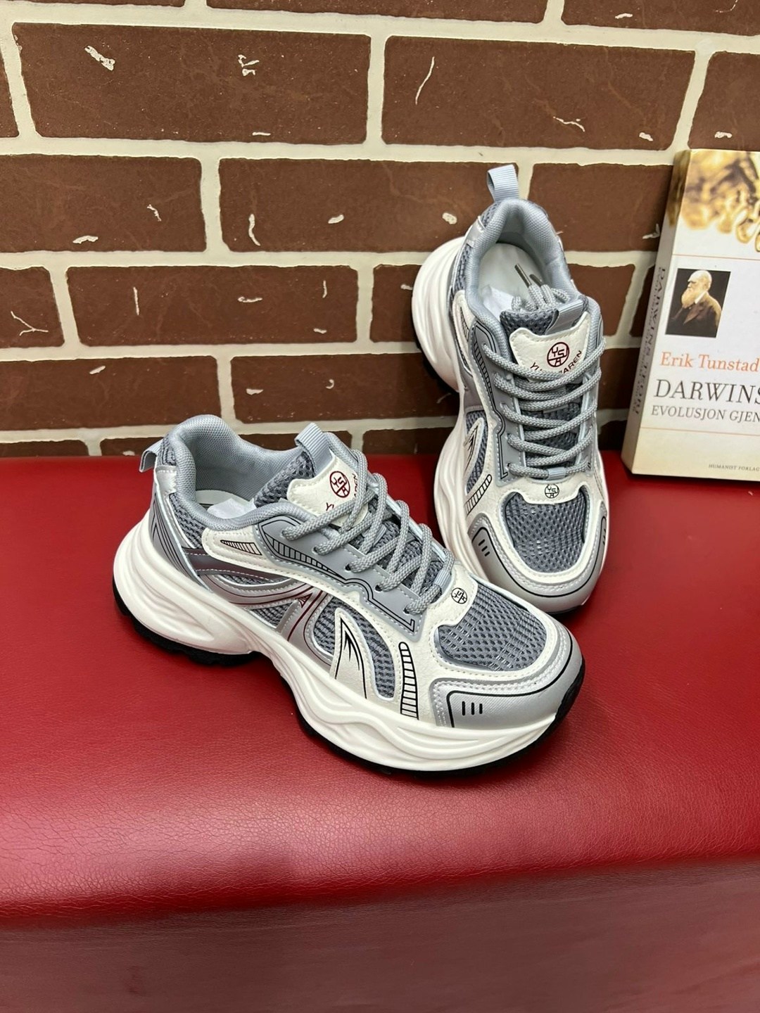 кроссовки женские,модные кроссовки,массивные кроссовки,кроссовки женские повседневные,женские модные кроссовки