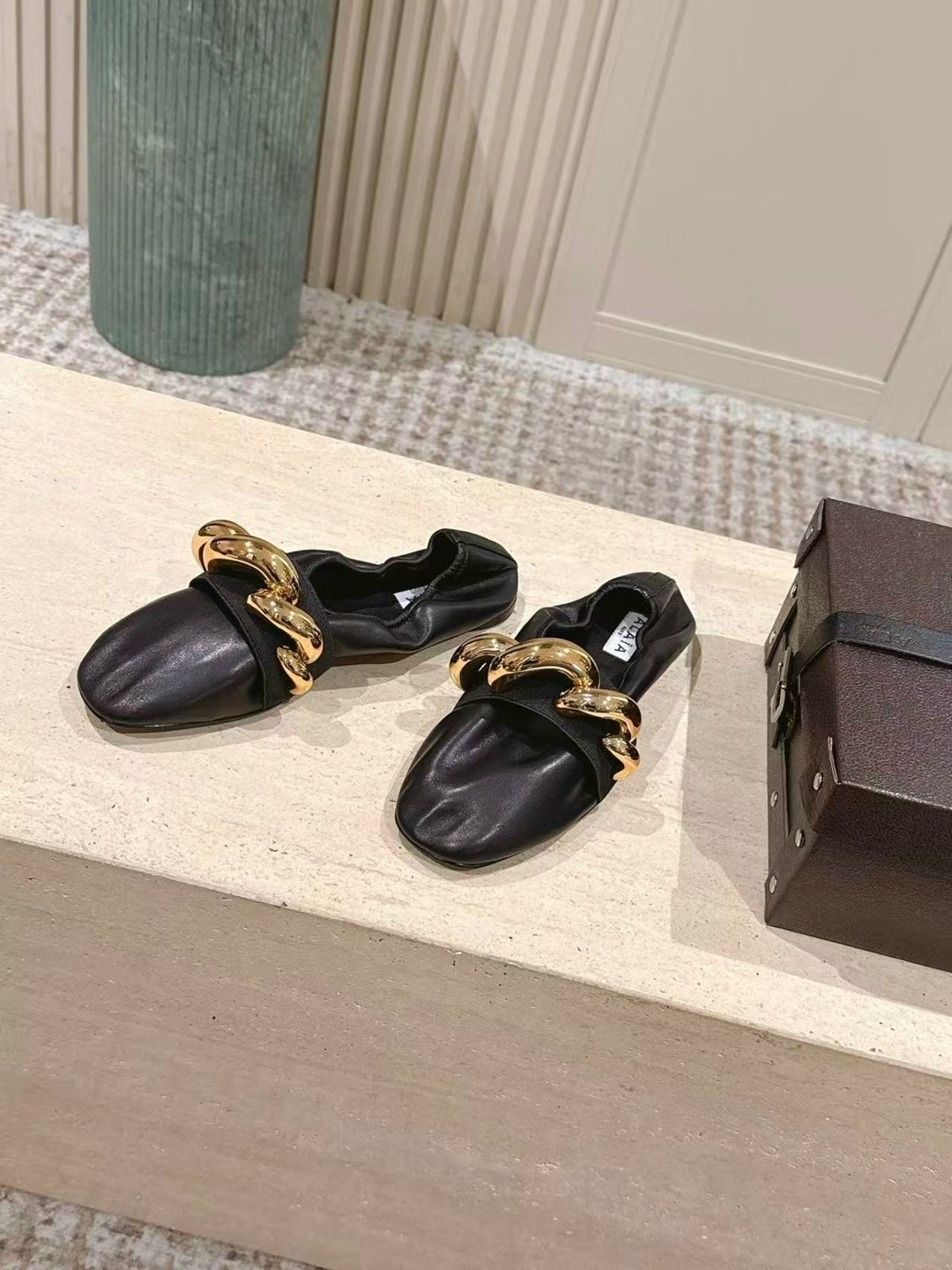 ,туфли дизайнерские,модная женская ,туфли женские,туфли с пряжкой