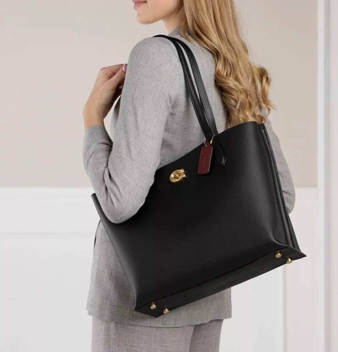 сумка тоут coach,coach объемная сумка-тоут черный,сумка тоут женская coach willow tote black,сумка женская coach,сумка тоут средняя