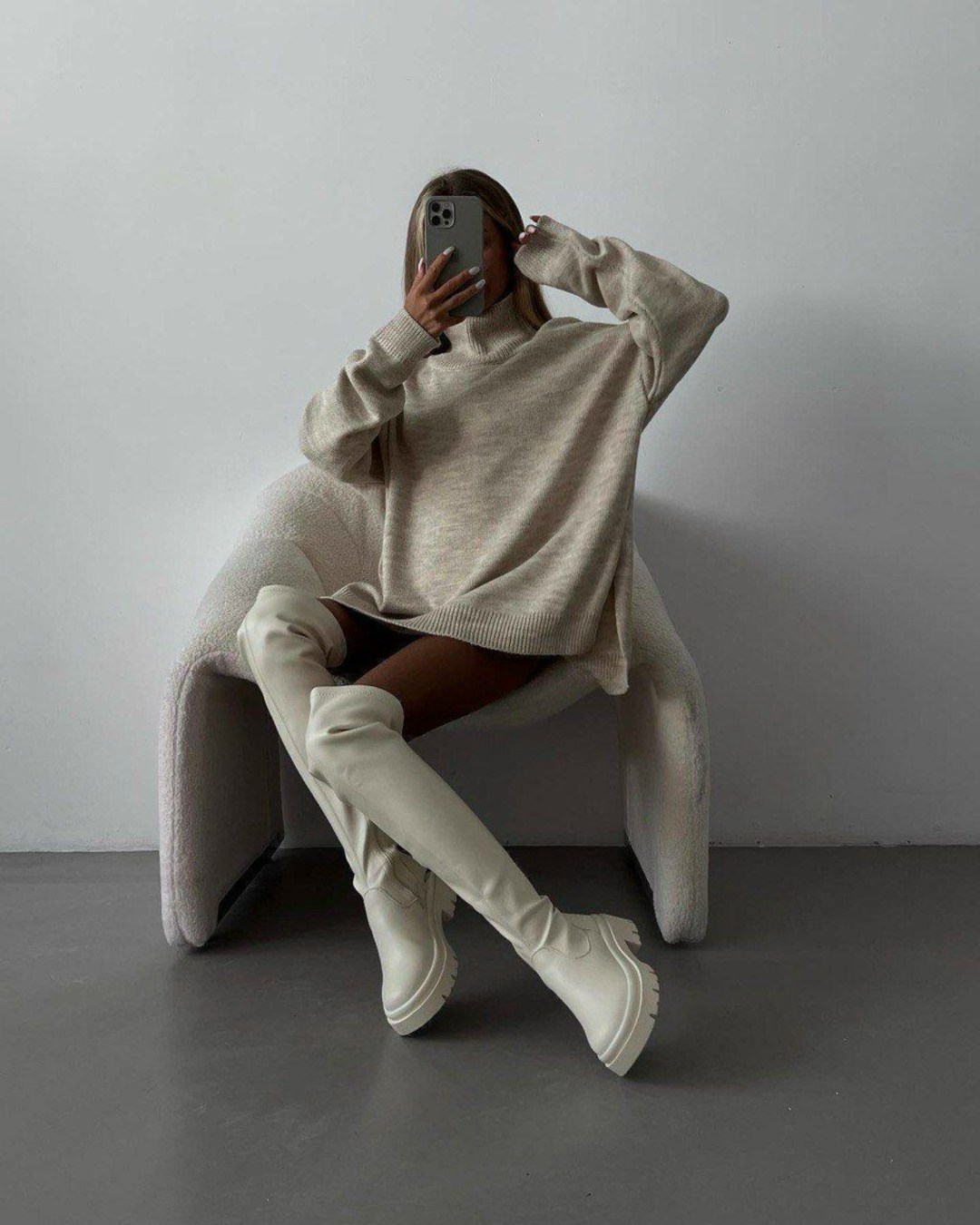 белая кофта оверсайз,удлиненный свитер оверсайз,свитер оверсайз свободный,свитер оверсайз белый,свитер оверсайз