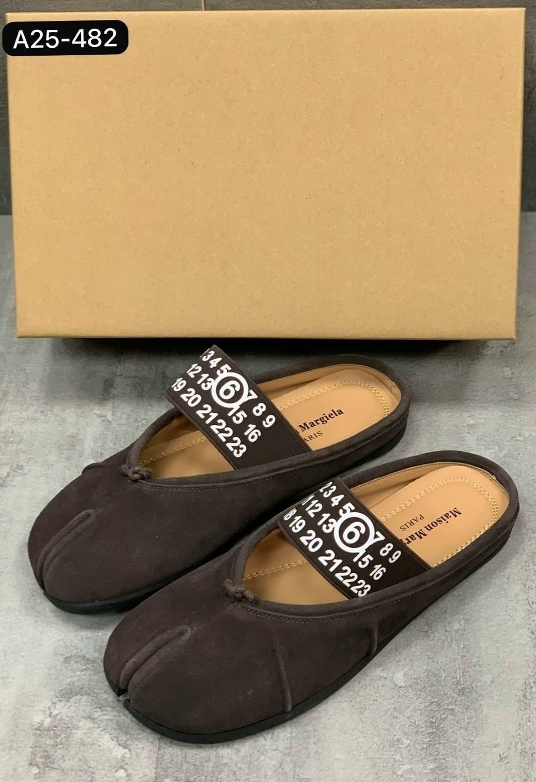 ,модные шлепанцы,женские шлепанцы,модные тапочки,мюли женские