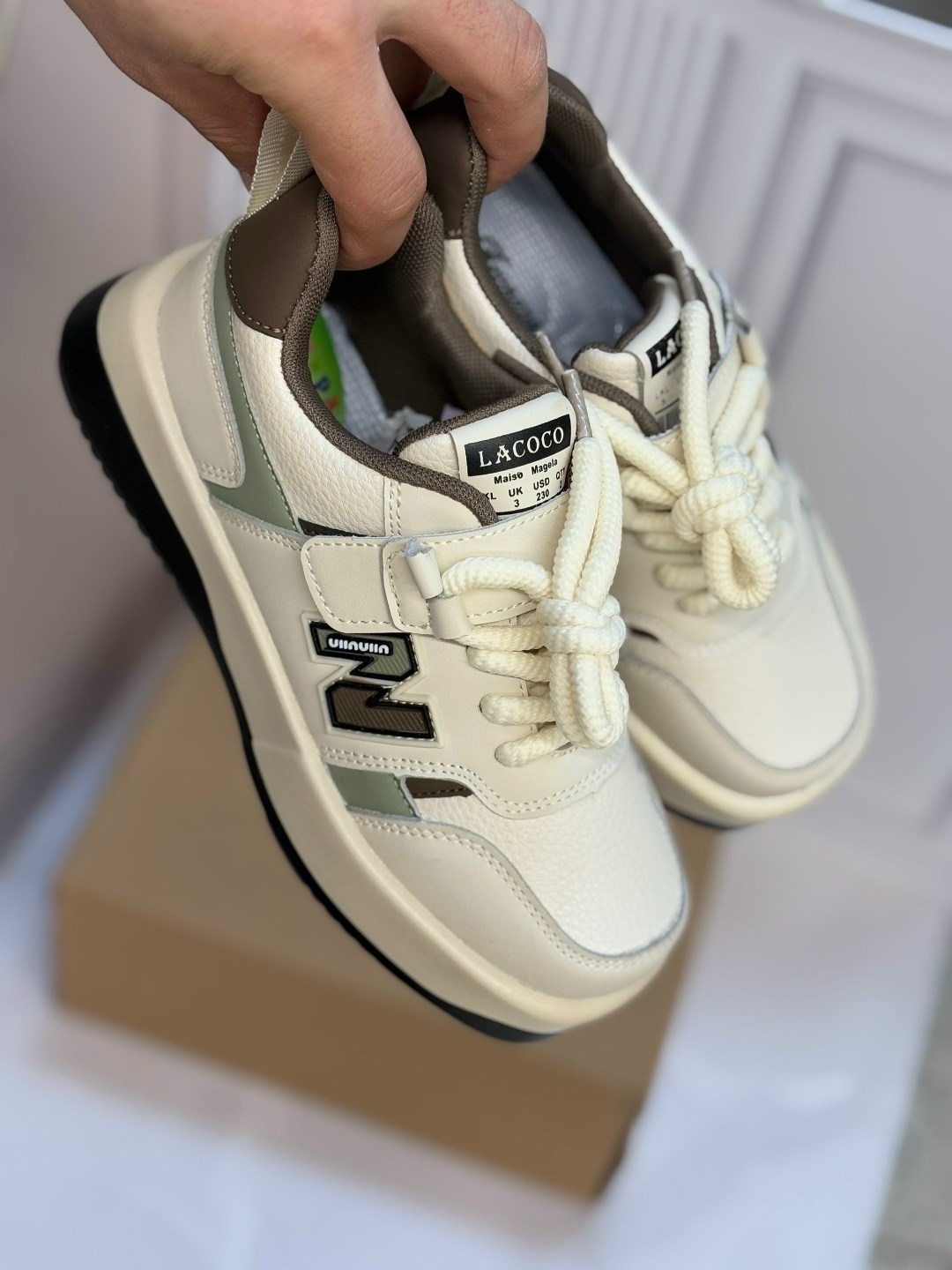 ,кроссовки женские,кроссовки бежевые,модные кроссовки,женская