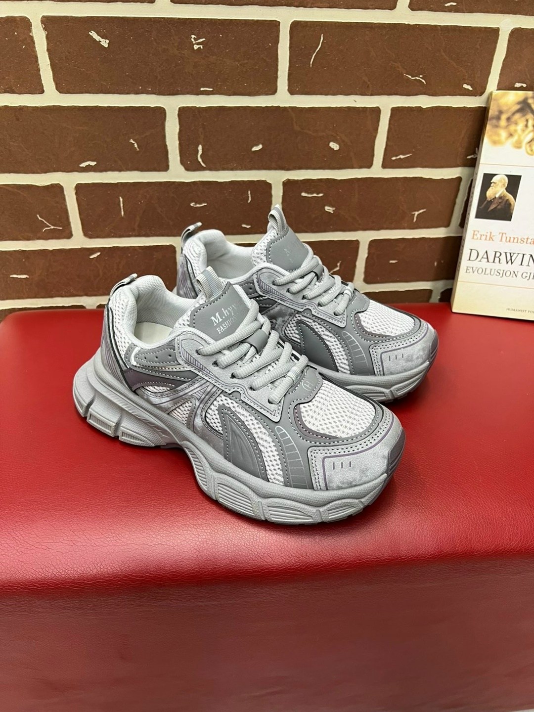 кроссовки женские,модные кроссовки,массивные кроссовки,кроссовки женские повседневные,женские модные кроссовки