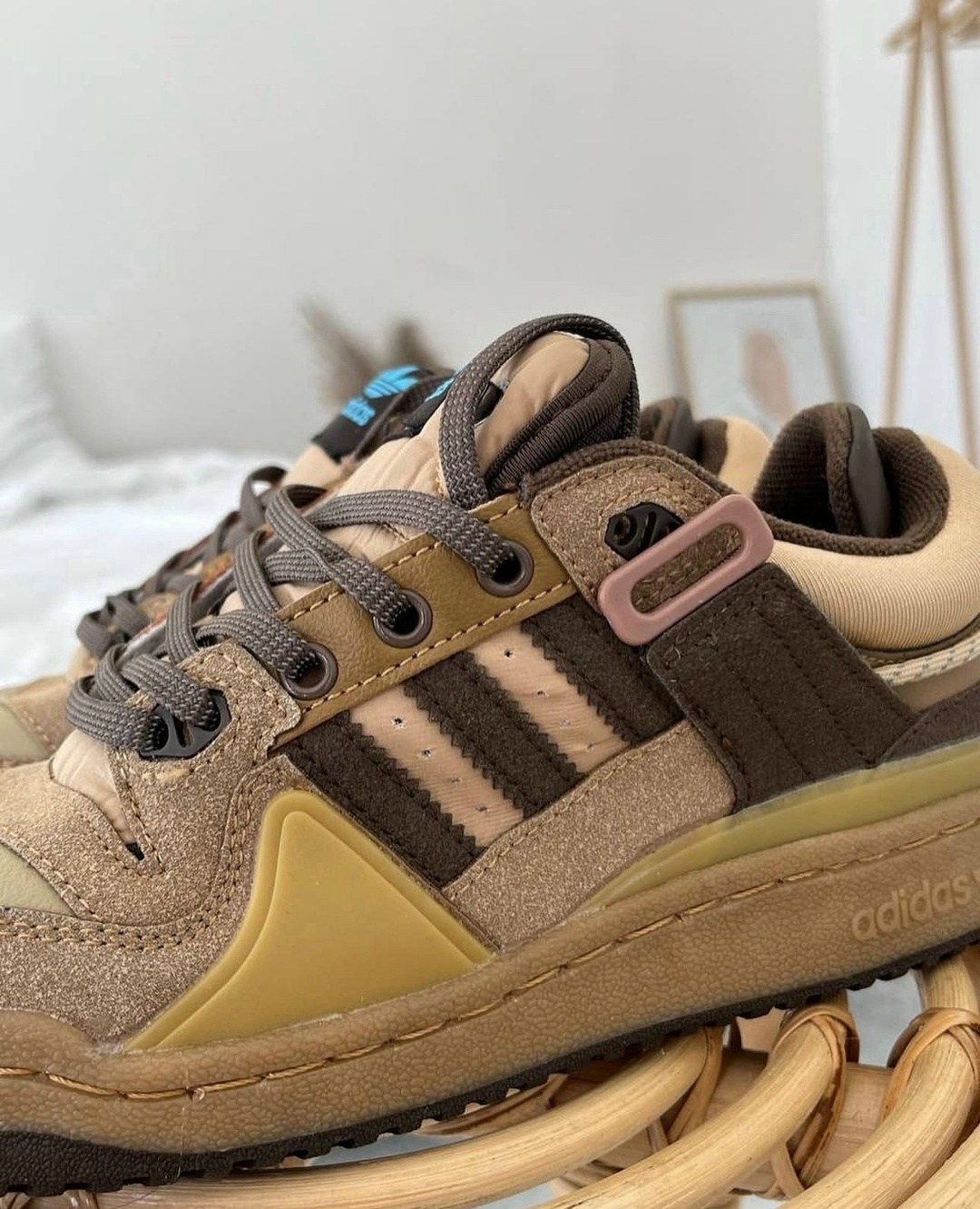 кроссовки adidas,кроссовки bad bunny x adidas forum buckle low,кроссовки адидас forum low bad bunny,кроссовки adidas bad bunny,кроссовки адидас