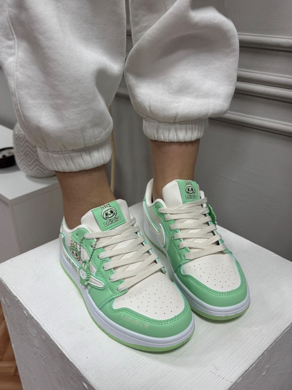кроссовки,женские кроссовки,nike air jordan 1 low мятные,nike dunk low green glow,кроссовки женские nike