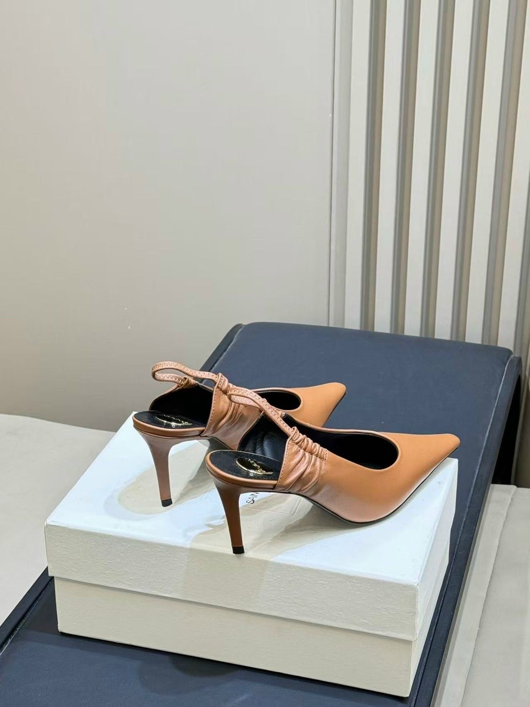 женские туфли лодочки,туфли saint laurent,туфли yves saint laurent,женские туфли,