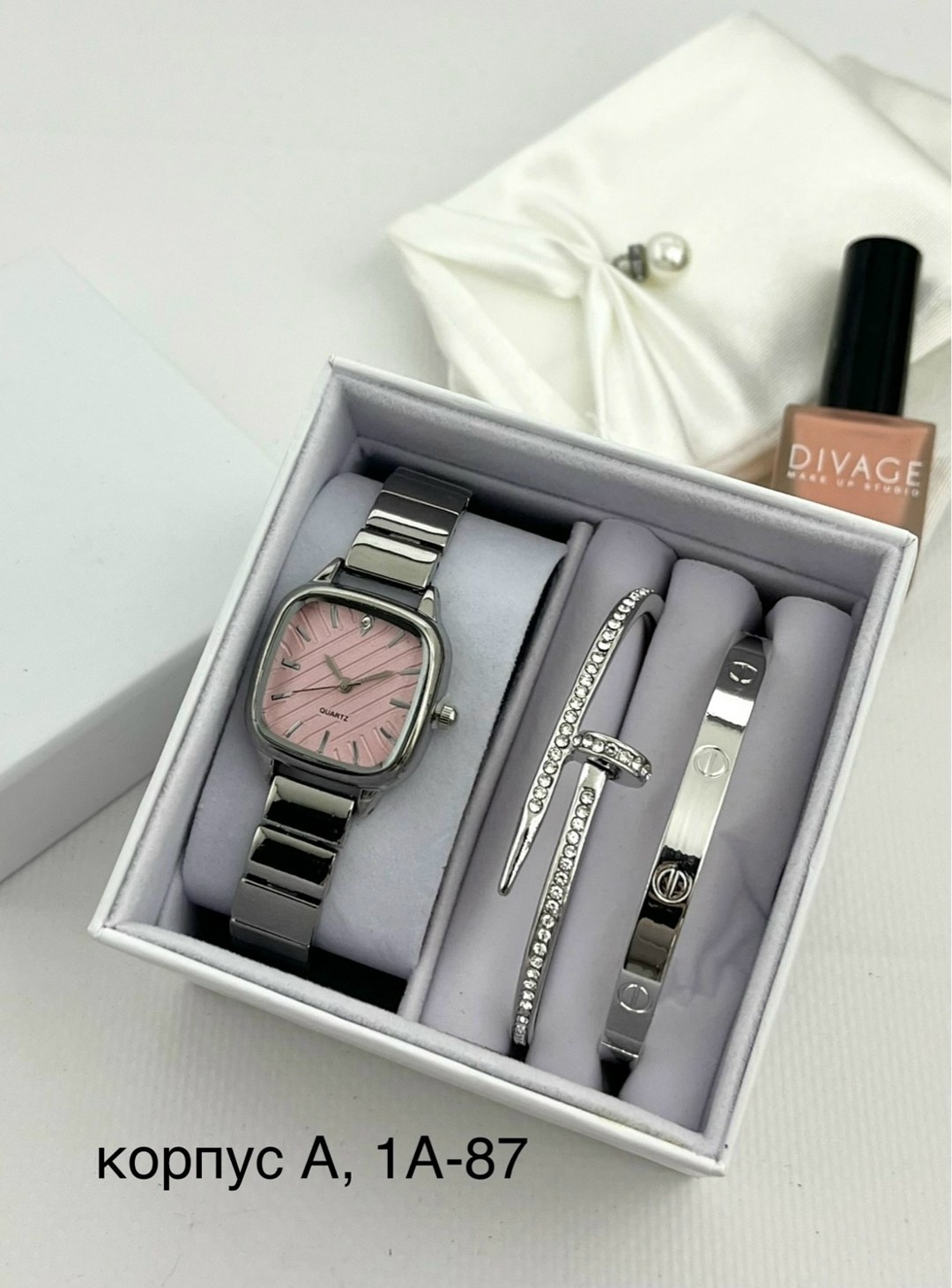 женский набор cartier (часы + 2 браслета),женский подарочный набор "cartier" часы кварцевые и 2 браслета в коробке,женский набор часы с браслетом,набор часы наручные женские rol + 2 браслета,женские ч